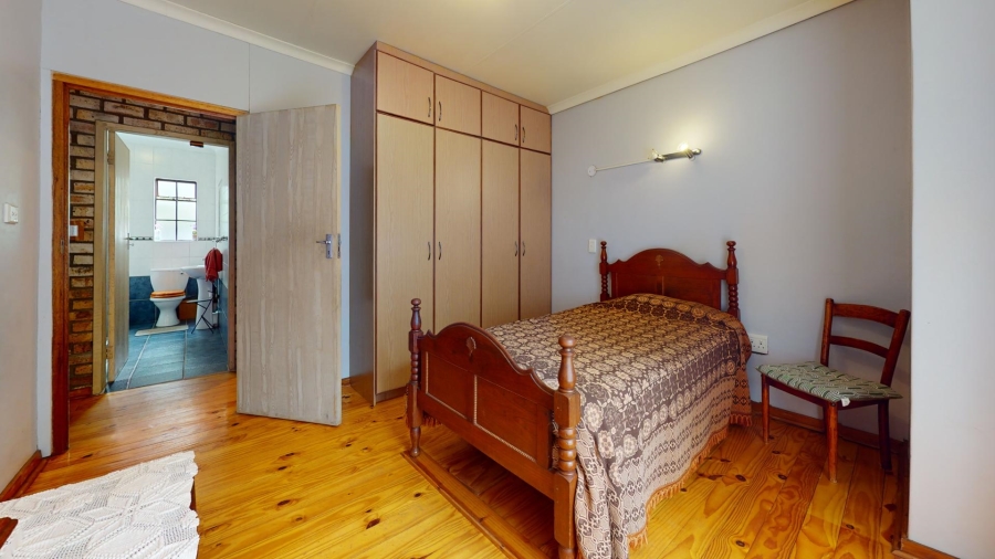 5 Bedroom Property for Sale in Mooivallei Park North West
